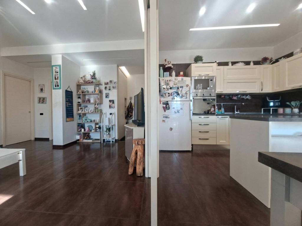 appartamento in vendita a Salerno in zona Pastena