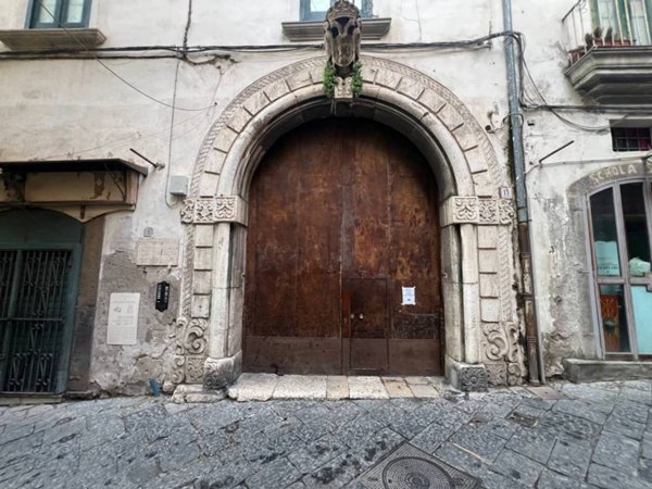 appartamento in vendita a Salerno in zona Centro Città