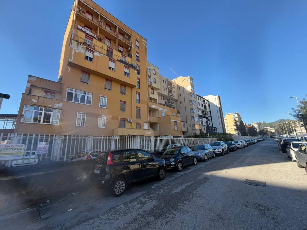 appartamento in vendita a Salerno in zona Pastena