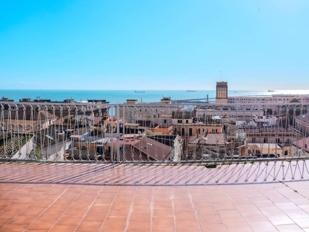 appartamento in vendita a Salerno in zona Centro Città