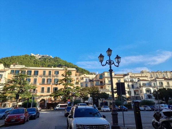 appartamento in vendita a Salerno in zona Pastena