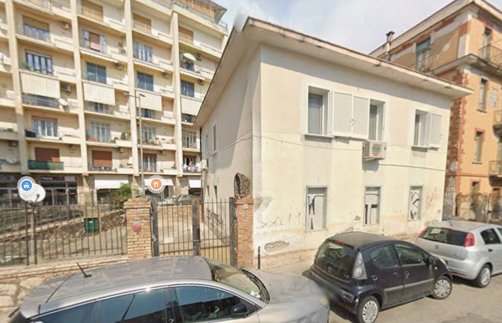 appartamento in vendita a Salerno in zona Pastena