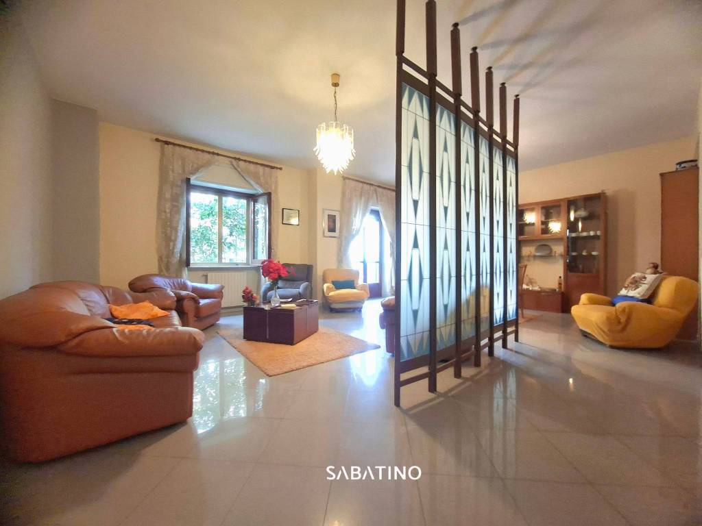 appartamento in vendita a Salerno in zona Pastena