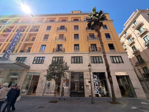appartamento in vendita a Salerno in zona Centro Città