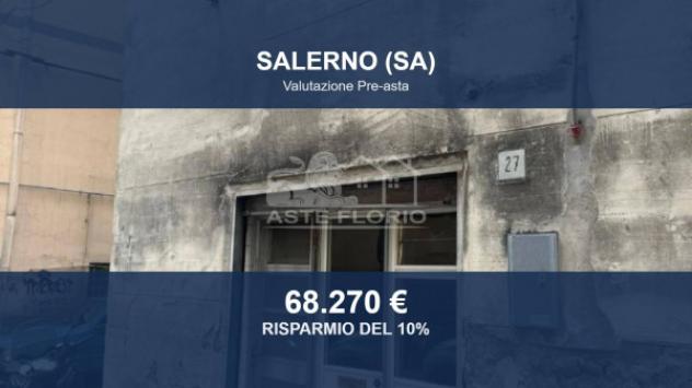 locale commerciale in vendita a Salerno