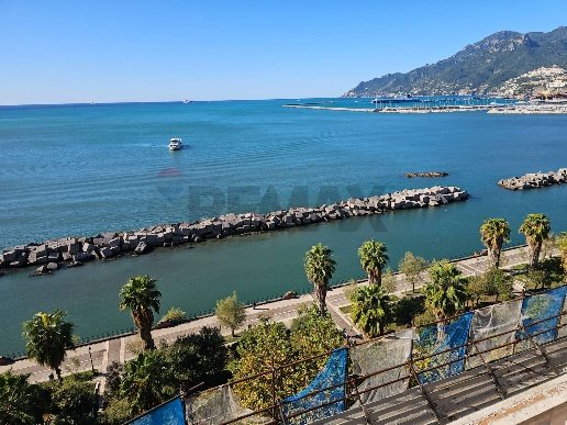 appartamento in vendita a Salerno in zona Centro Città