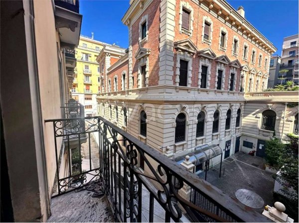 appartamento in vendita a Salerno in zona Centro Città