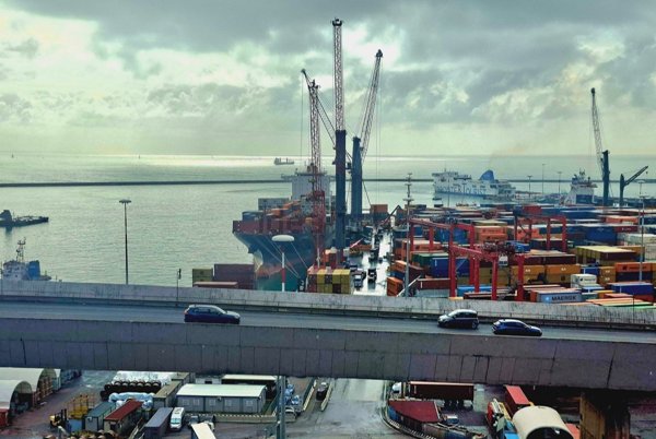 appartamento in vendita a Salerno in zona Porto