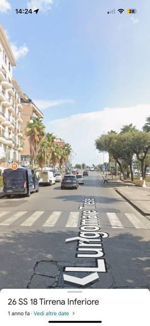 negozio in vendita a Salerno in zona Centro Città