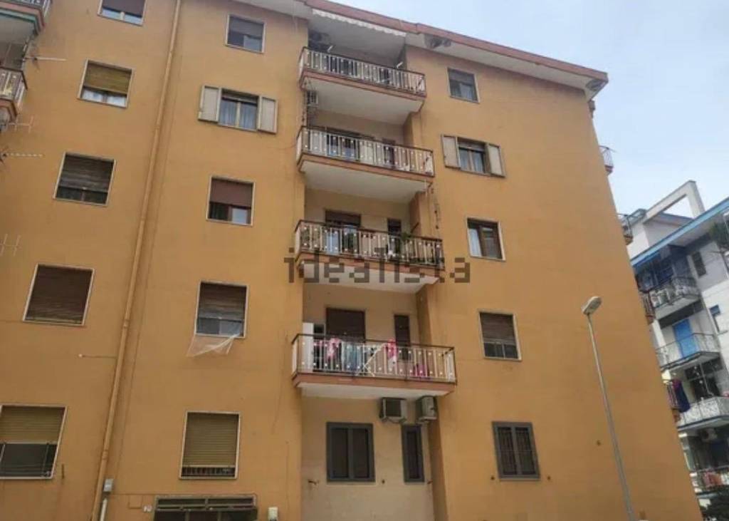 appartamento in vendita a Salerno in zona Pastena