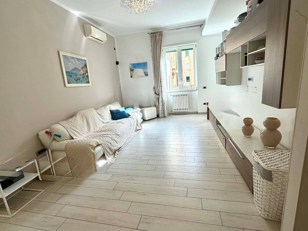 appartamento in vendita a Salerno in zona Pastena