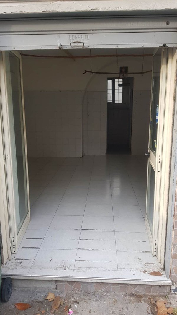 negozio in vendita a Salerno in zona Matierno
