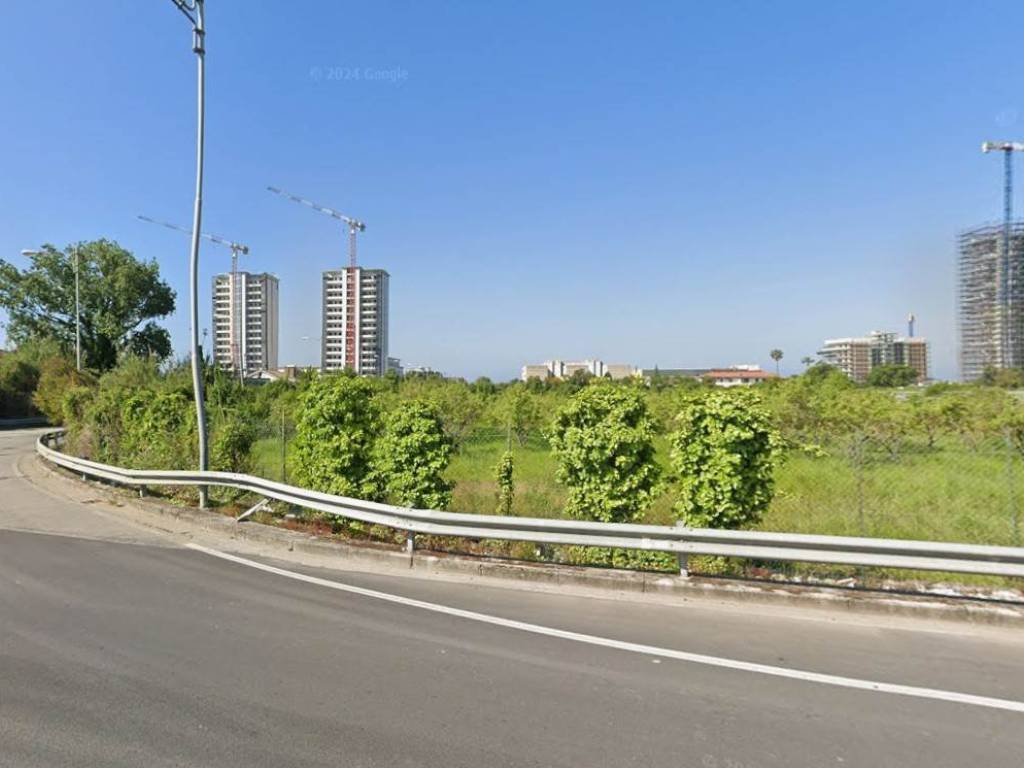 terreno edificabile in vendita a Salerno in zona San Leonardo