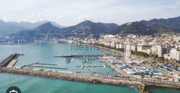 appartamento in vendita a Salerno in zona Centro Città