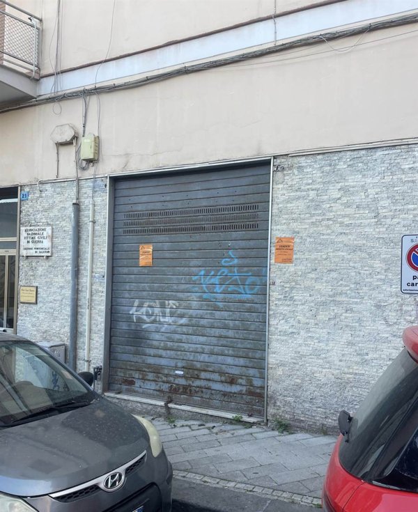 negozio in vendita a Salerno in zona Centro Città