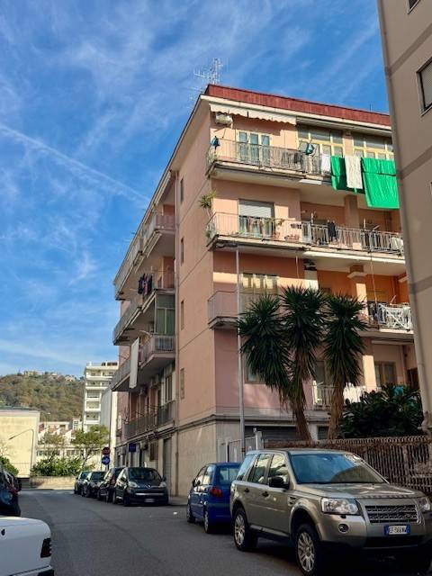 appartamento in vendita a Salerno in zona Pastena