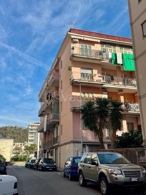 appartamento in vendita a Salerno in zona Pastena