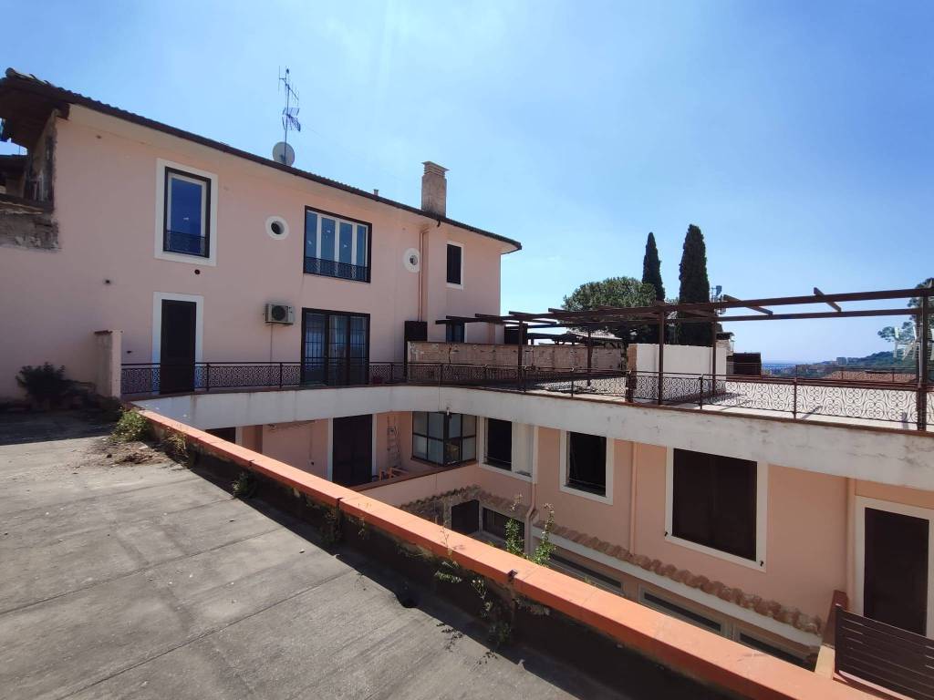 appartamento in vendita a Salerno in zona Ogliara