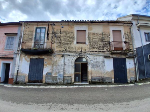 casa indipendente in vendita a Salerno in zona Ogliara