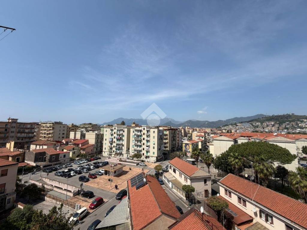 appartamento in vendita a Salerno in zona Pastena