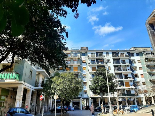 appartamento in vendita a Salerno in zona Pastena
