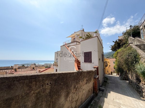 appartamento in vendita a Salerno in zona Centro Città