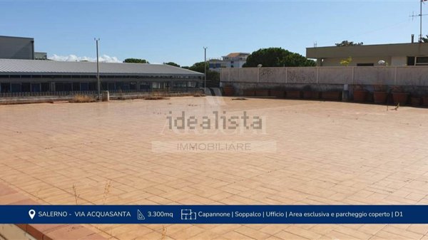 ufficio in vendita a Salerno in zona Porto