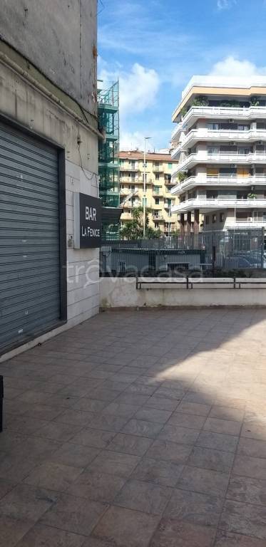 negozio in vendita a Salerno in zona Calcedonia