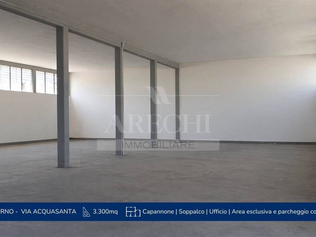 locale commerciale in vendita a Salerno in zona Zona Industriale