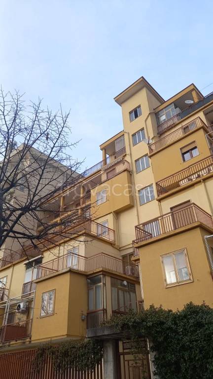 appartamento in vendita a Salerno in zona Pastena