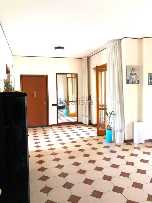 appartamento in vendita a Salerno in zona Mercatello