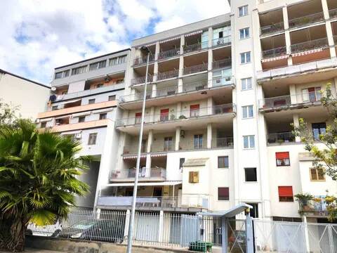 appartamento in vendita a Salerno in zona Pastena