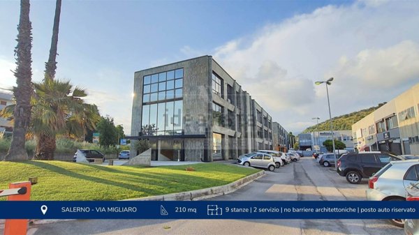 ufficio in vendita a Salerno in zona San Leonardo