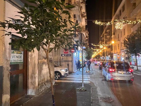 negozio in vendita a Salerno