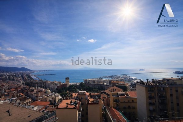 appartamento in vendita a Salerno in zona Centro Città