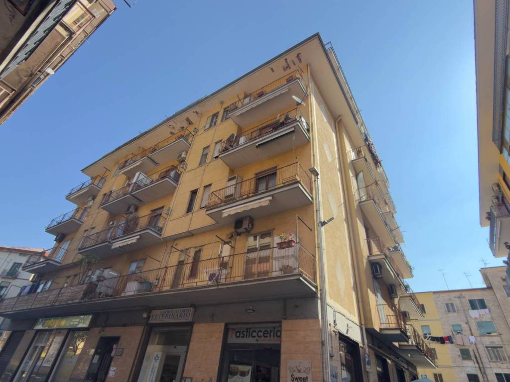 appartamento in vendita a Salerno in zona Irno
