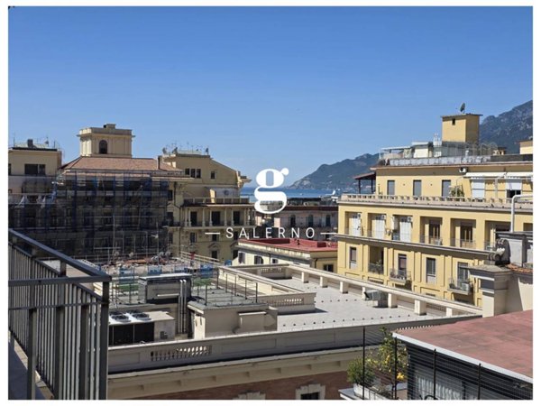 appartamento in vendita a Salerno in zona Centro Città