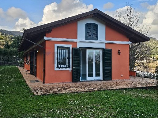 casa indipendente in vendita a Salerno in zona San Leonardo