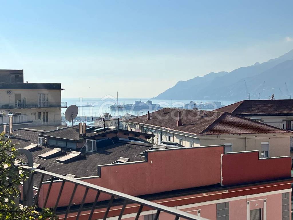 appartamento in vendita a Salerno in zona Arce-Vernieri