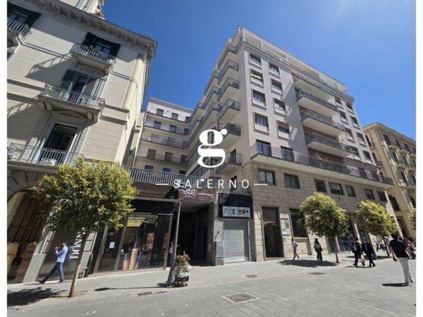 appartamento in vendita a Salerno in zona Centro Città