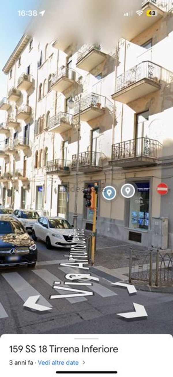 locale commerciale in vendita a Salerno in zona Centro Città