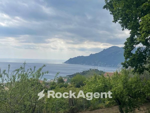 casa indipendente in vendita a Salerno in zona Giovi Altimare