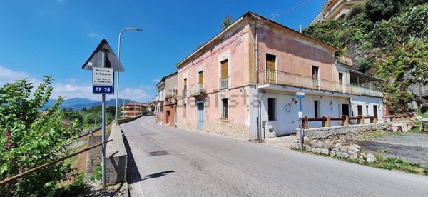 pentavano in vendita a Salerno in zona Ogliara