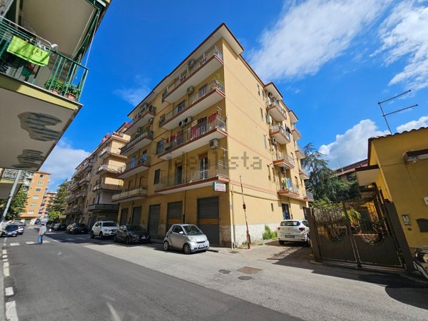appartamento in vendita a Salerno in zona Torrione