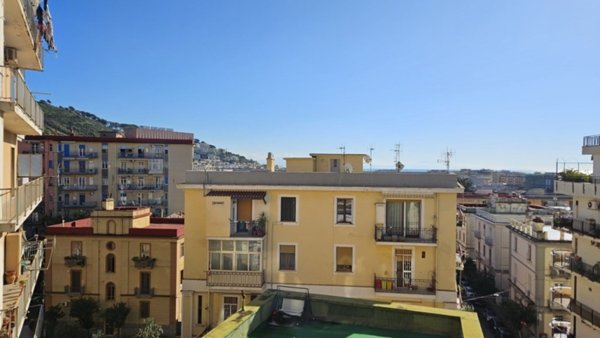 appartamento in vendita a Salerno in zona Centro Città
