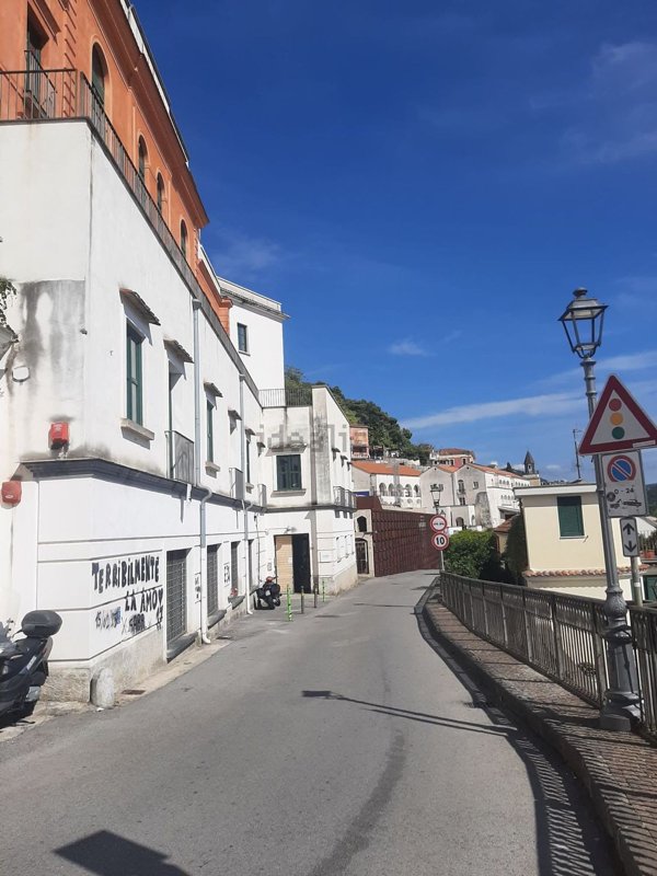esavano in vendita a Salerno