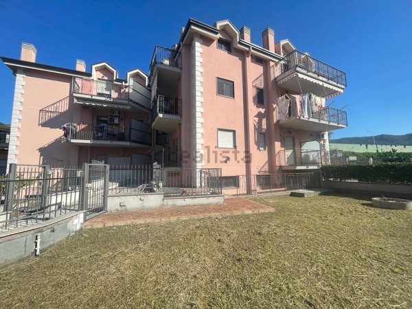 appartamento in vendita a Salerno in zona Pastena