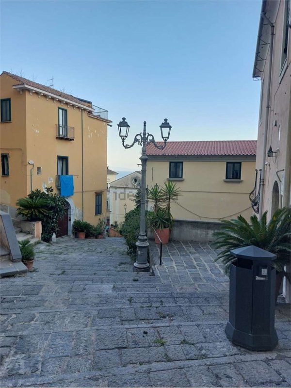 appartamento in vendita a Salerno in zona Centro Città