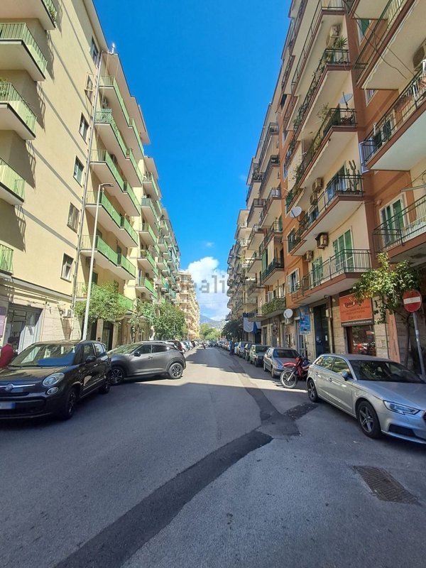 appartamento in vendita a Salerno in zona Pastena