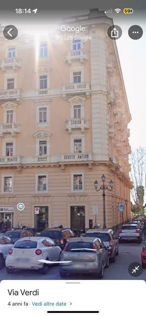 negozio in vendita a Salerno in zona Centro Città